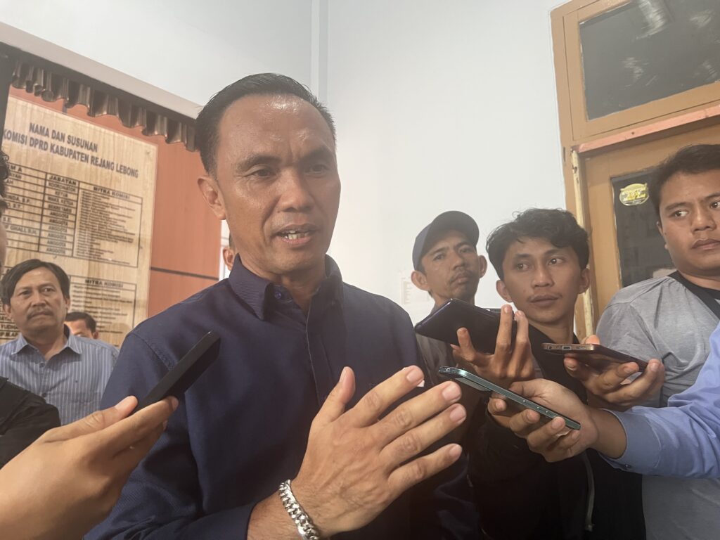 Direktur CV Putri Cahyani Erwin