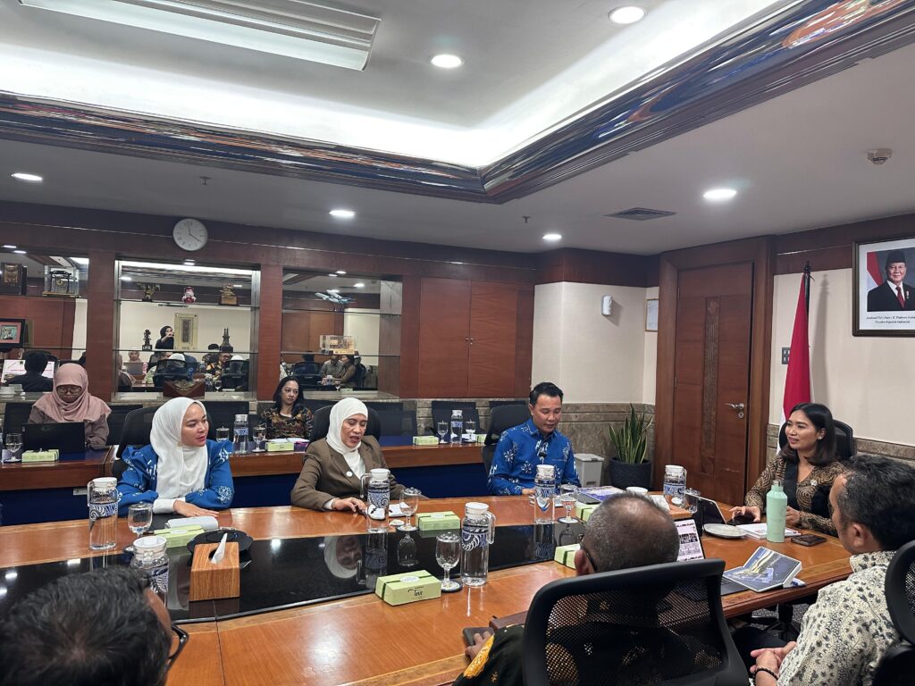 Tampak Audiensi Berlangsung saat Waka I DPRD RL Pera Haryani bersama Bupati RL di KemenPar