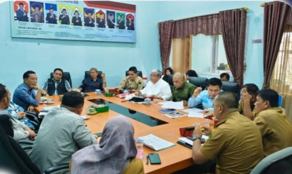 Pembahasan KUA PPAS Penyusunan APBD 2026 oleh Komisi III DPRD RL